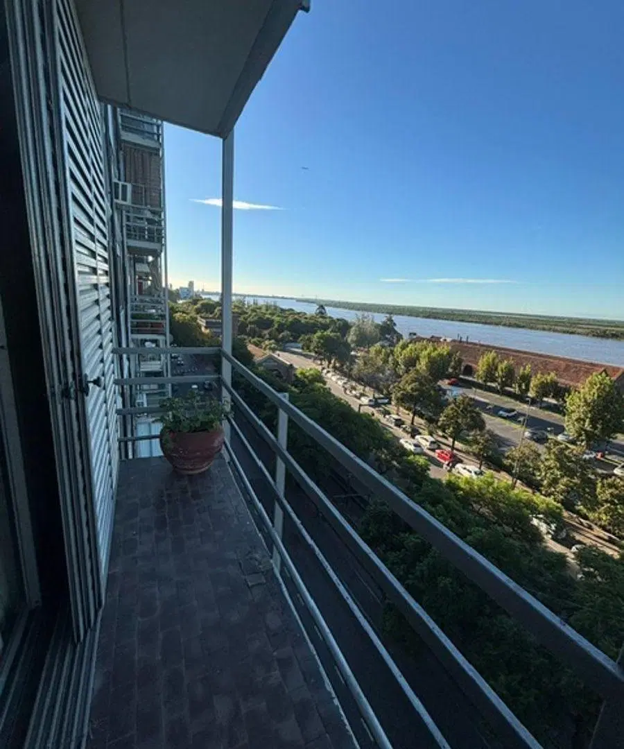 VENTA DEPARTAMENTO DE TRES DORMITORIOS SOBRE AV. WHEELWRIGHT AL 1600 CON VISTA AL RIO. 1