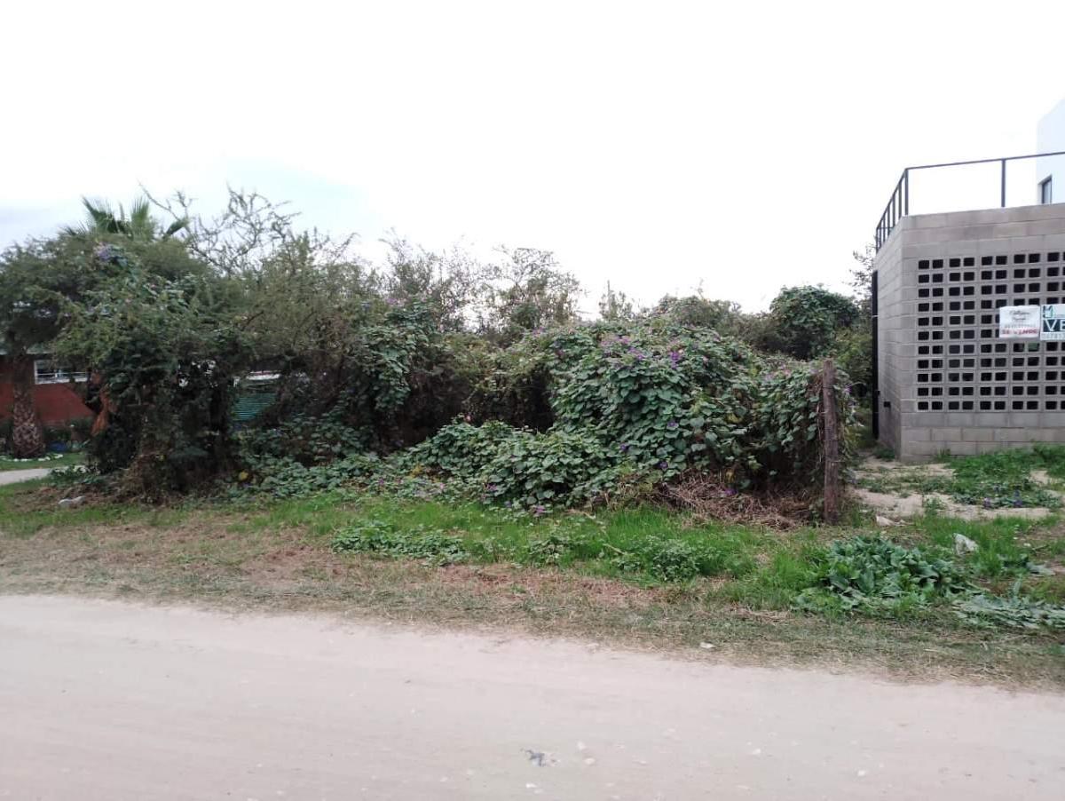 Tu Casa en Las Sierras Es en Este Lote! 3