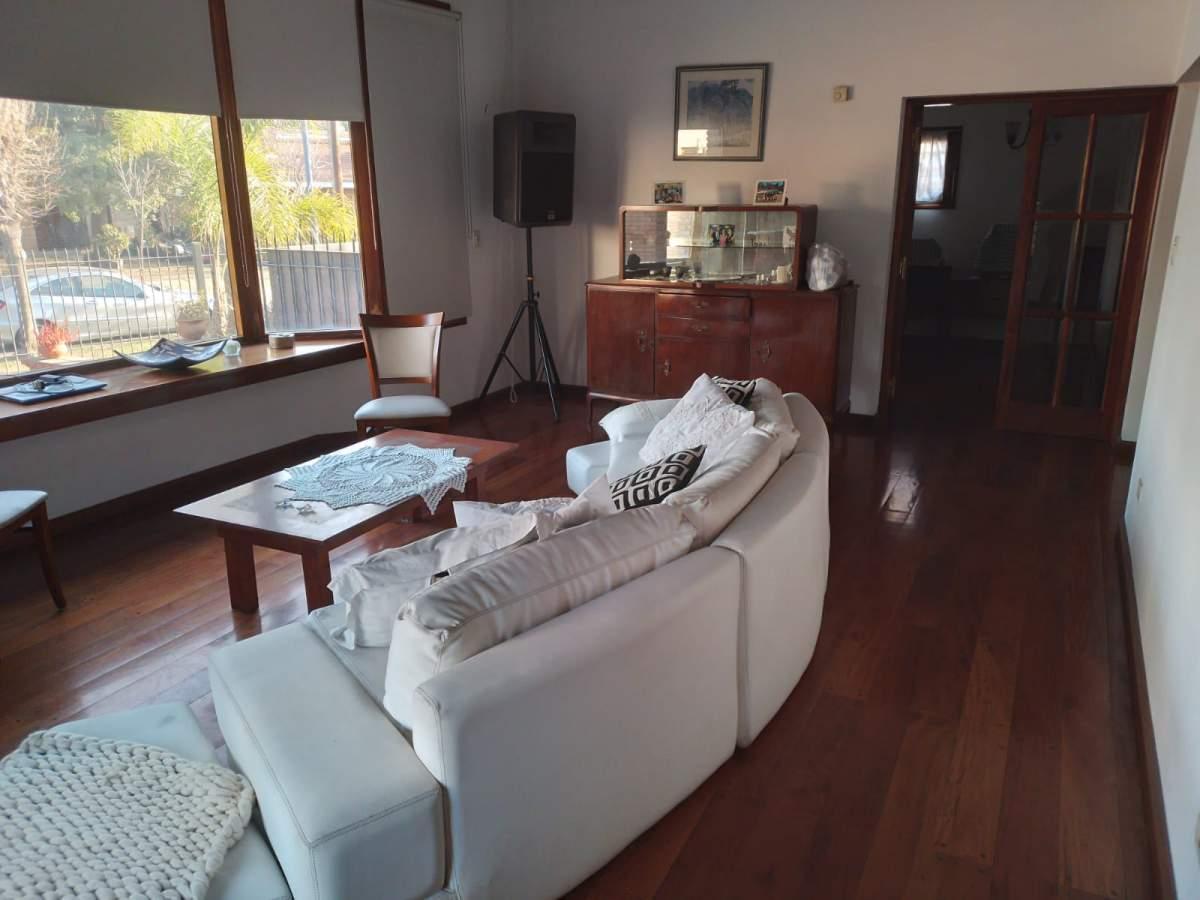 Espectacular Casa en Zona Norte con Pileta y Cancha de Paddle 1