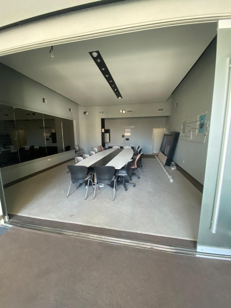 Edificio Completo en Córdoba: Ideal Para Oficinas Corporativas 4