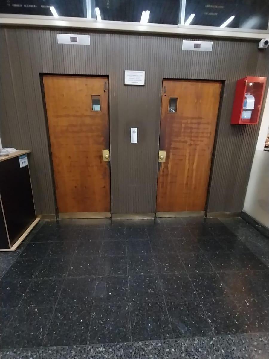 Oficina Deposito EN VENTA, de gastos bajos sobre 9 de Julio, pleno centro