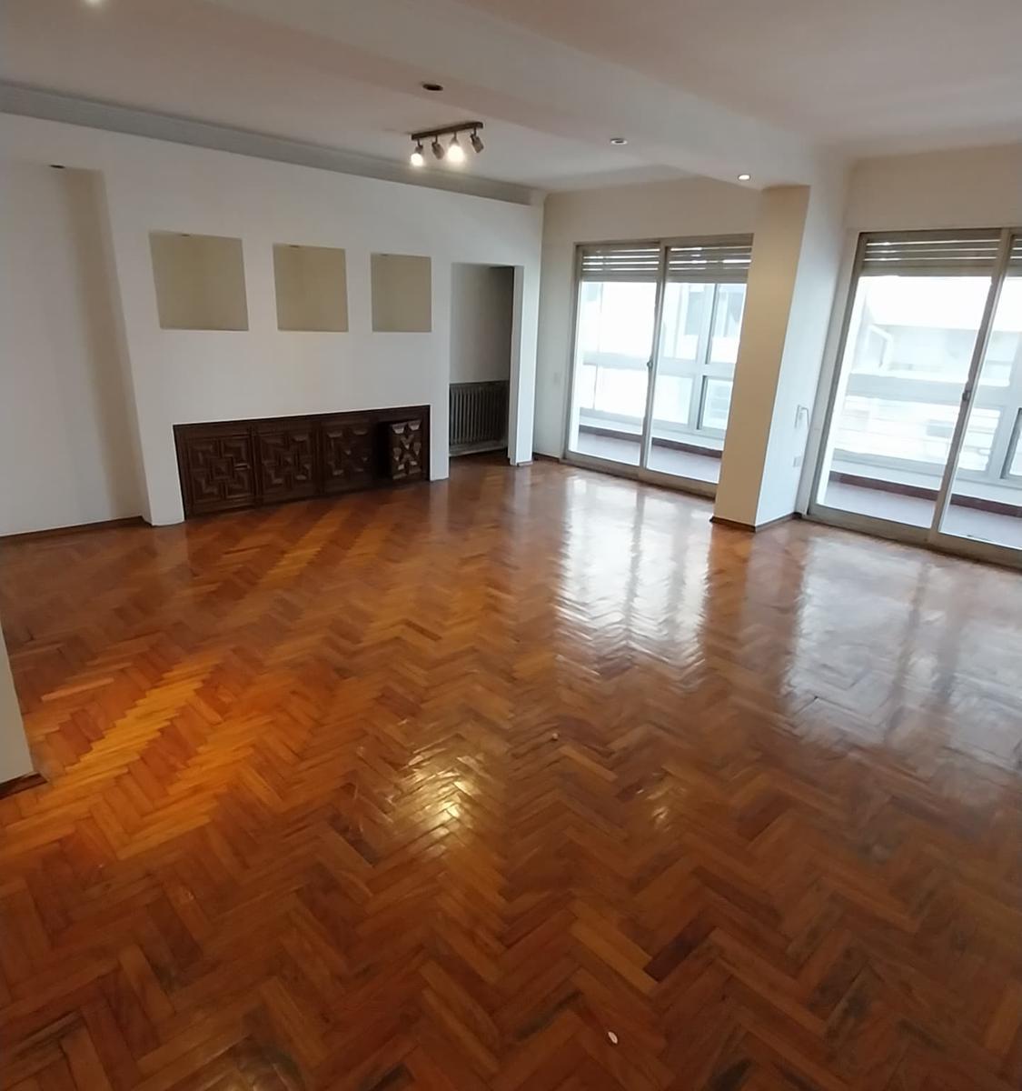 Amplio Piso 3 Dorm. en Venta con Terraza y Pileta en Pleno Centro 3