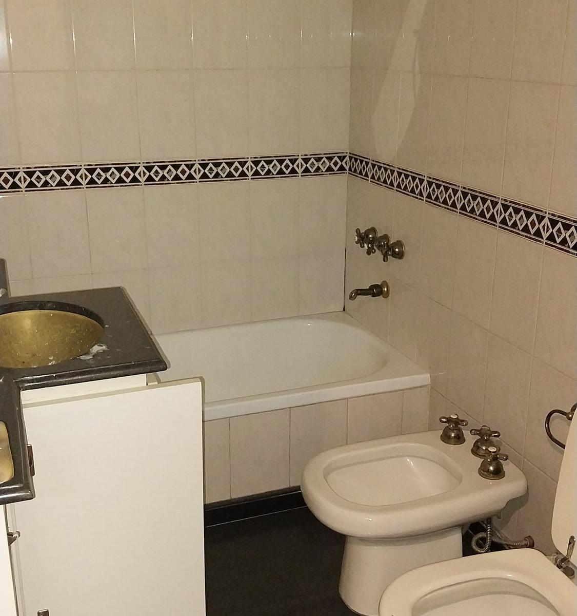 Amplio Piso 3 Dorm. en Venta con Terraza y Pileta en Pleno Centro 2