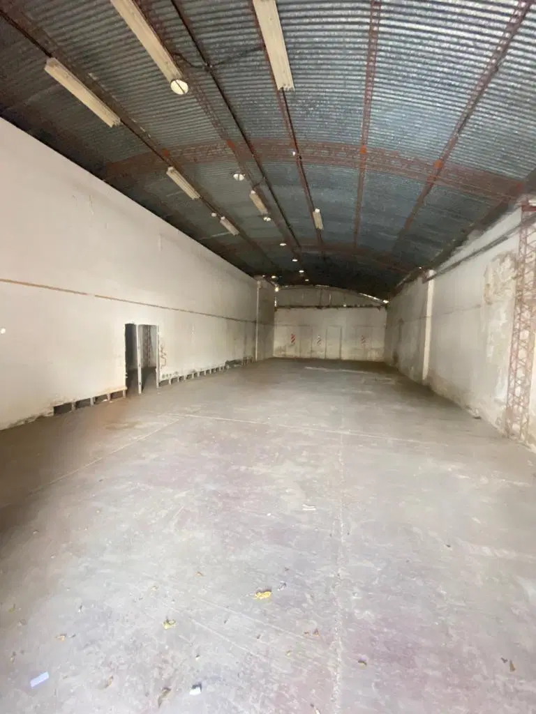 Deposito en venta n B france a 20 mts de Granaderos.2900 4