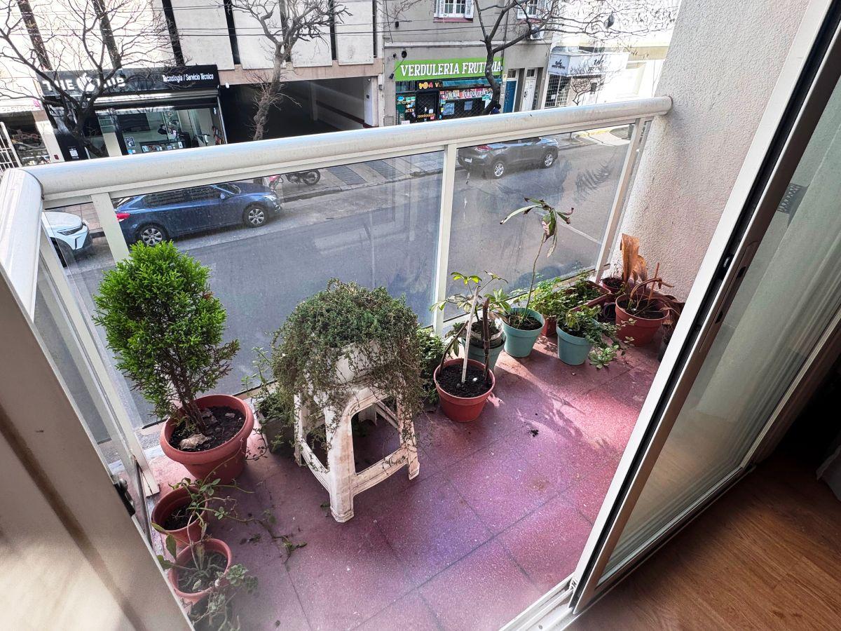 Foto de DPTO 2 AMB + PATIO + BALCON ZONA CENTRO, imagen 1