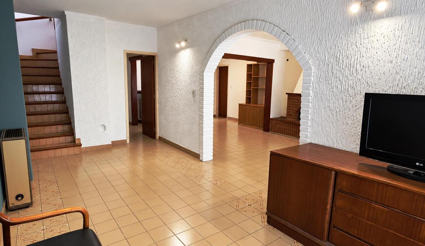 Foto de CHALET 5 AMB + LOTE DE TERRENO A MTS DE AV EDISON, imagen 3
