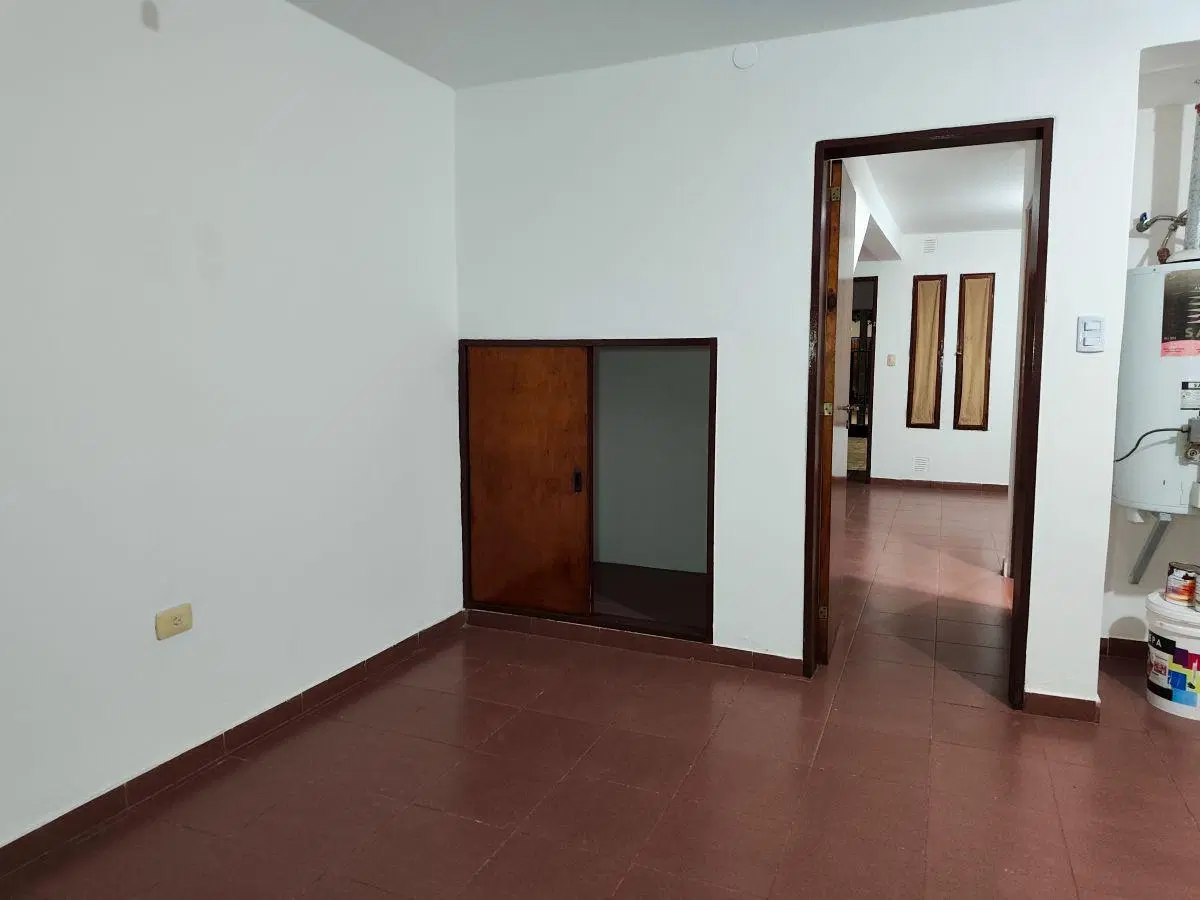 Excelente Oportunidad!! Dúplex 3 dorm. con gran patio y cochera a mts Duarte Quirós 4000 1