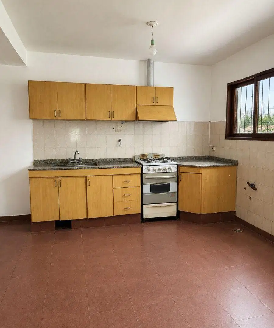 Excelente Oportunidad!! Dúplex 3 dorm. con gran patio y cochera a mts Duarte Quirós 4000 4