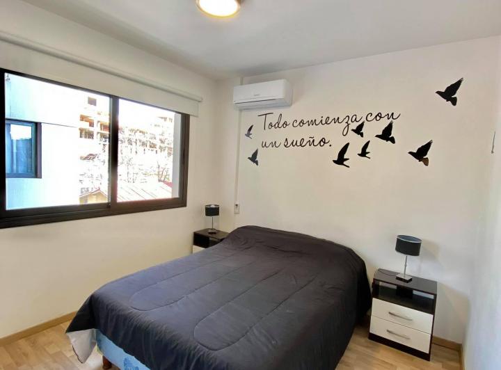  HERMOSO DEPARTAMENTO CÉNTRICO EXCELENTE!! PARA 2/4 PERSONAS CON Asadores, pileta y cochera 2