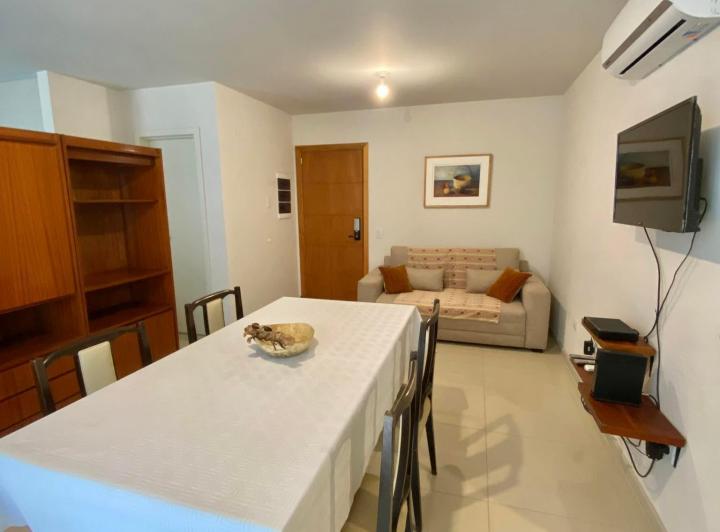 DEPARTAMENTO CÉNTRICO PARA 2/4 PERSONAS CON PILETA Y COCHERA