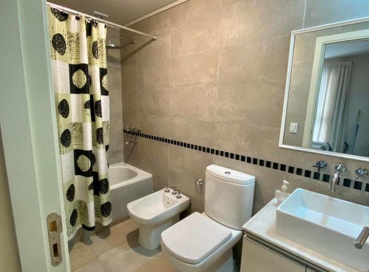DEPARTAMENTO CÉNTRICO PARA 2/4 PERSONAS CON PILETA Y COCHERA