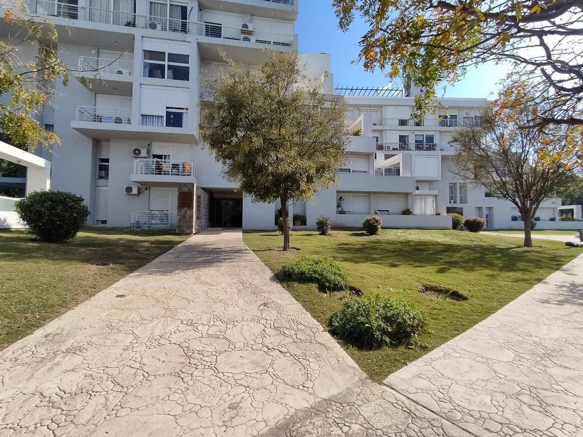 Departamento en Venta en Jardines de La Estanzuela | 2 Dorm. 4