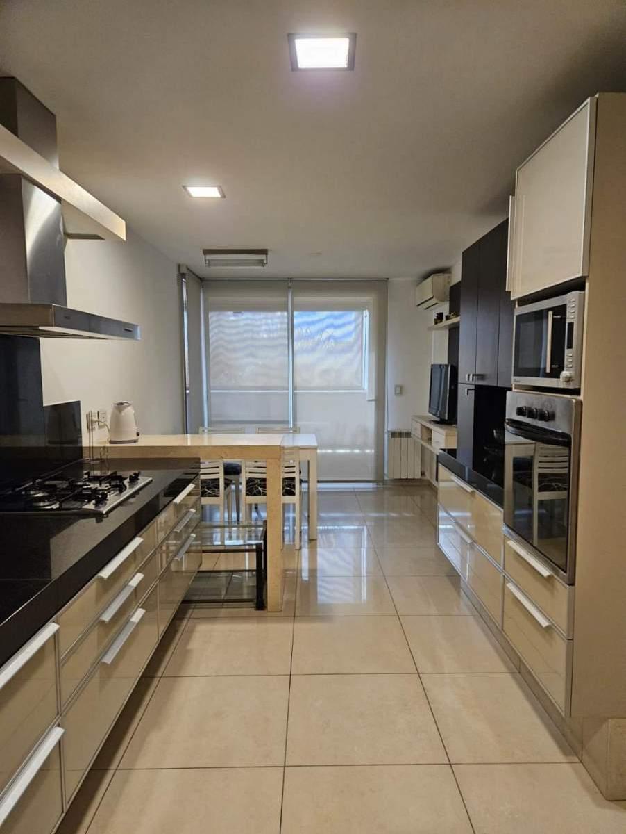 Foto de Departamento en Venta con 3 Cocheras Complejo Village Plaza Villa, imagen 4