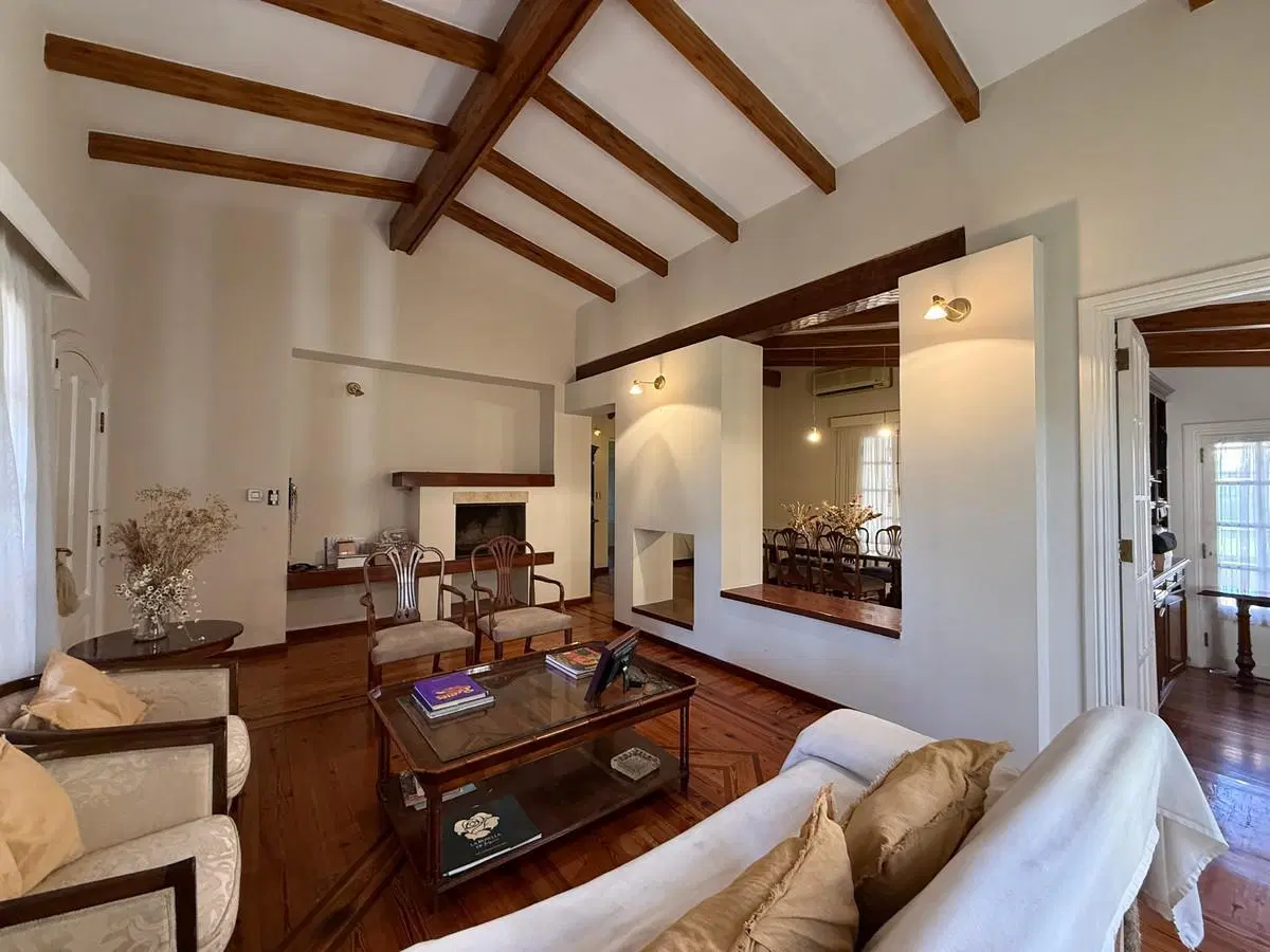 Casa en alquiler para USO COMERCIAL APTO GERIATRICO 3