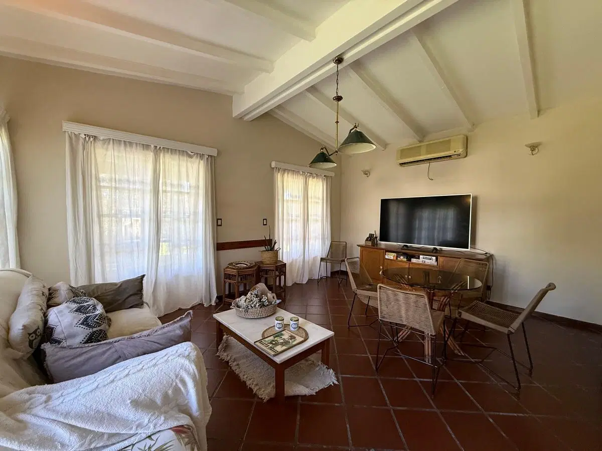 Casa en alquiler para USO COMERCIAL APTO GERIATRICO 2