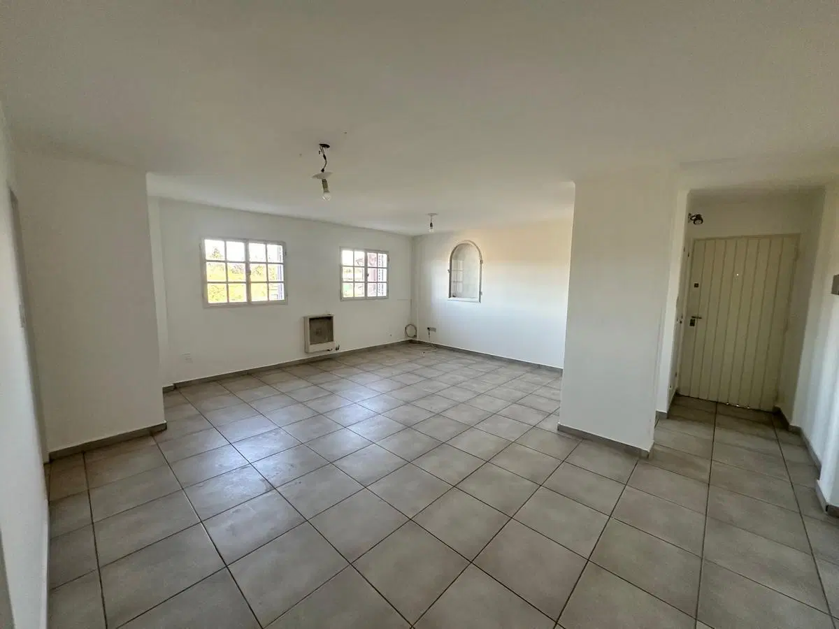 Departamento en alquiler. Chateau Carreras. 3 dormitorios 1