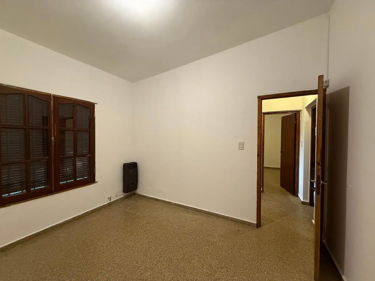 Casa en ALQUILER en Villa Rivera Indarte 2 dormitorios 5