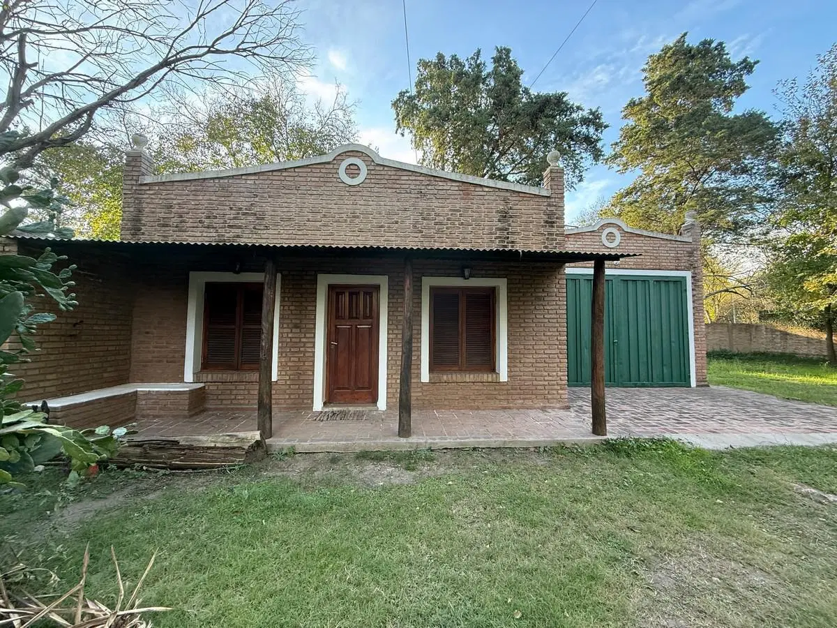 Casa en ALQUILER en Villa Rivera Indarte 2 dormitorios 1