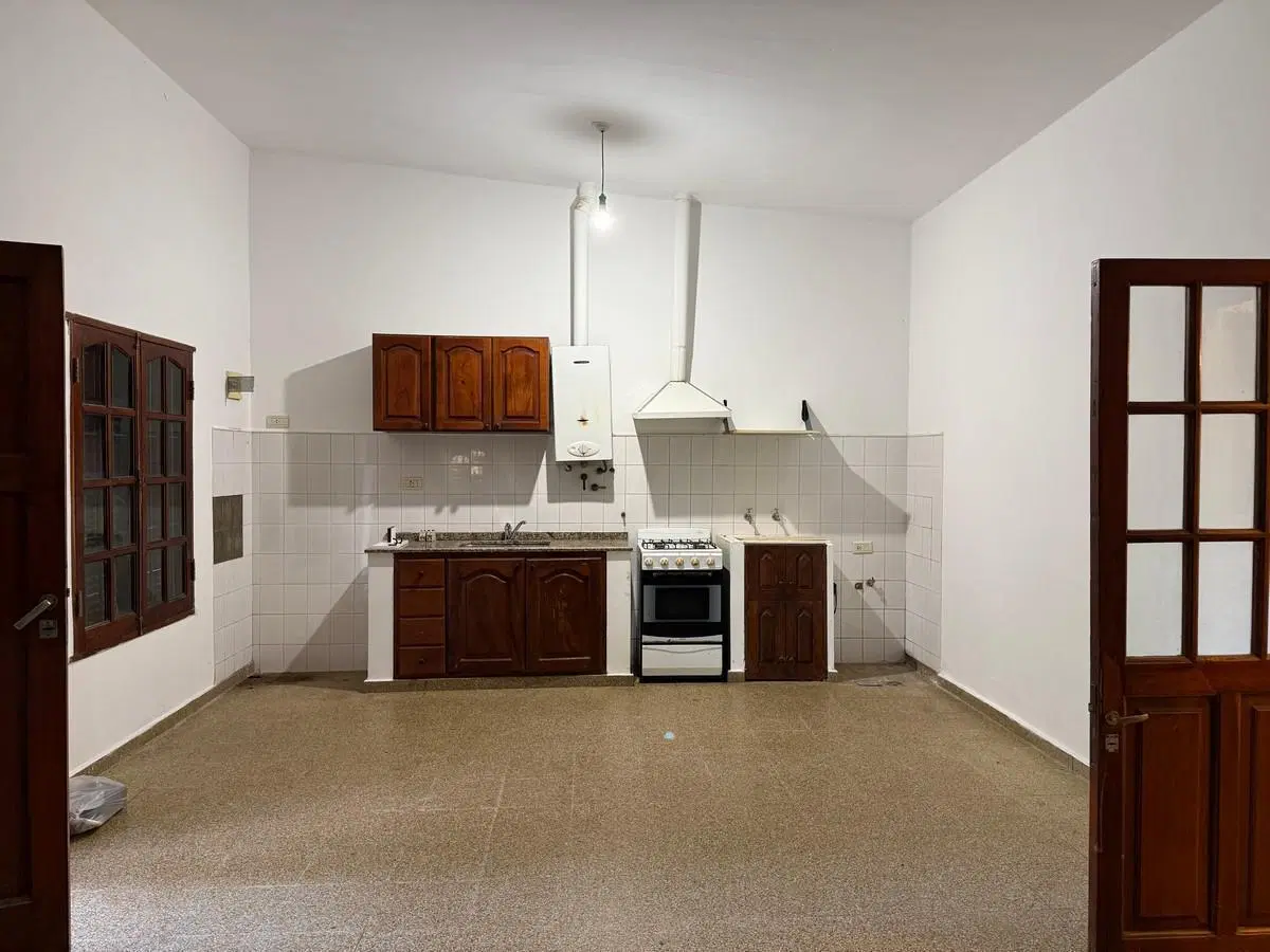 Casa en ALQUILER en Villa Rivera Indarte 2 dormitorios 3