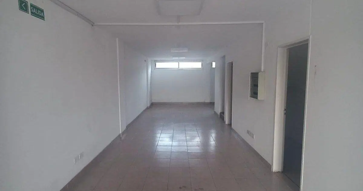 VENTA ESPECTACULAR LOCAL 170 MTS - PILAR CENTRO 2