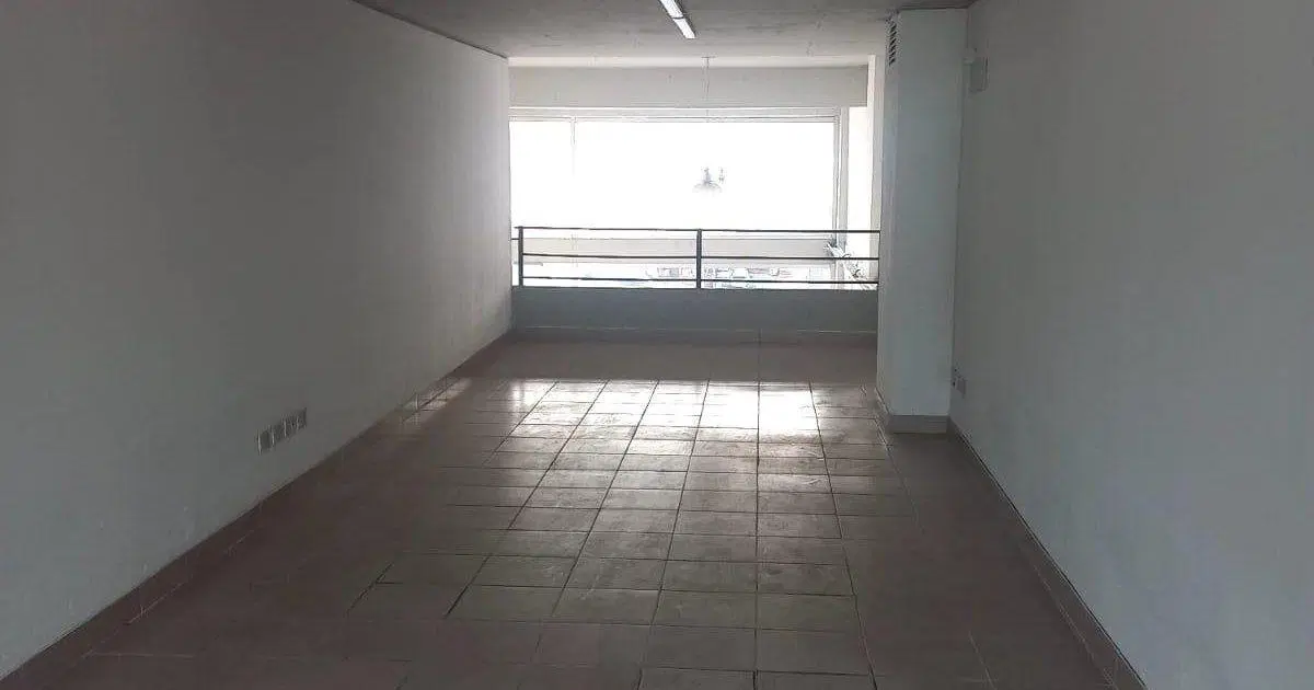 VENTA ESPECTACULAR LOCAL 170 MTS - PILAR CENTRO 8
