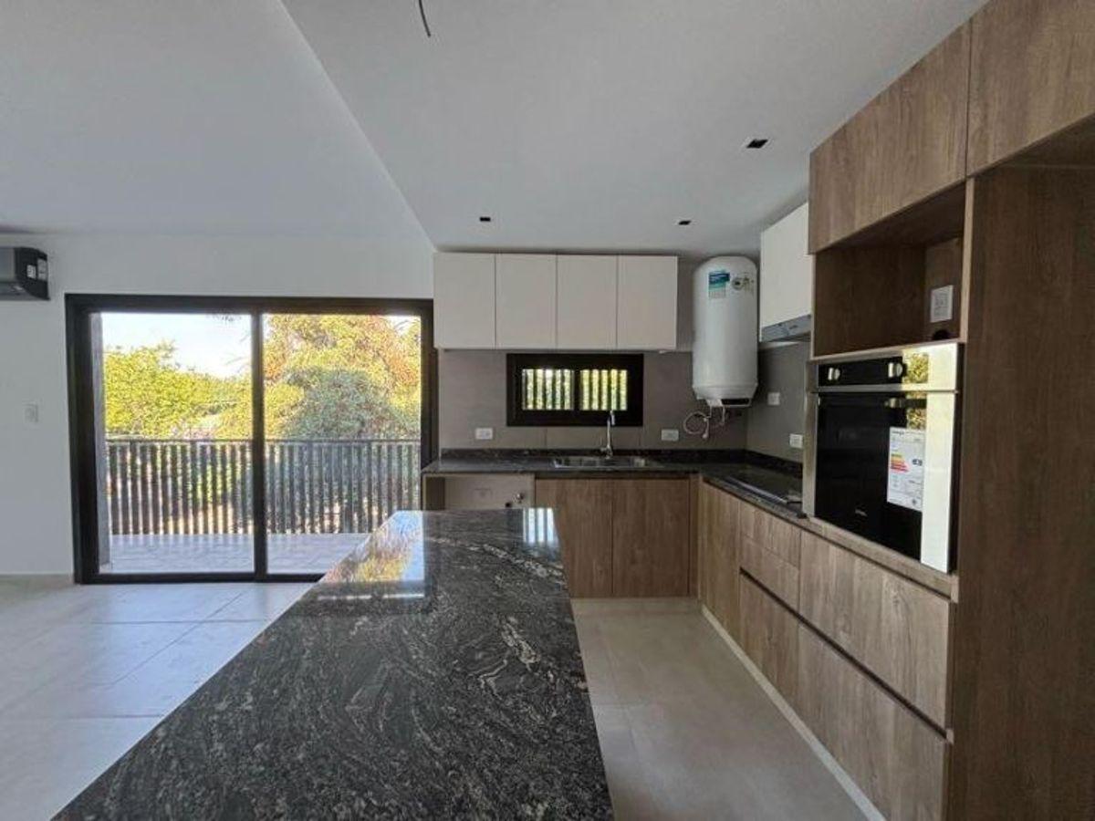 Foto de TITTARELLI VENDE EXCELENTE DEPARTAMENTO, NUEVO, FRONTAL, EN LA 4TA OESTE, imagen 4