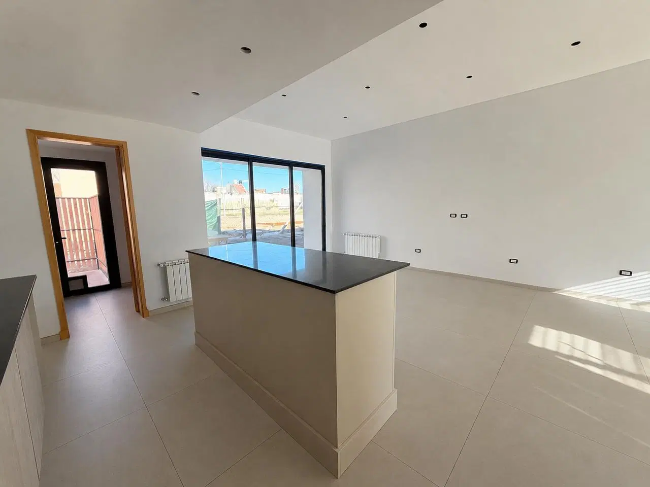 Venta Excelente Casa a estrenar en Barrio "Lar de Terrada" 1