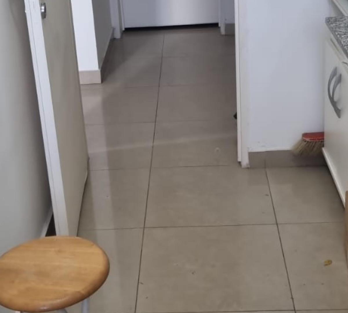 Departamento en Venta de 1 Dormitorio Al Frente en Merlo 2