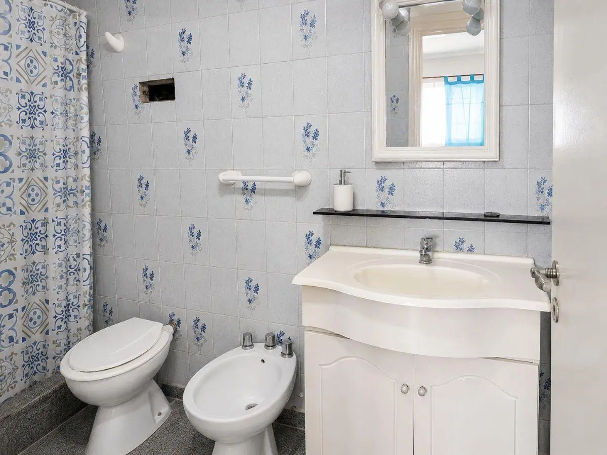Departamento 4 ambientes muy luminoso bajas expensas en venta en Villa Luro 8