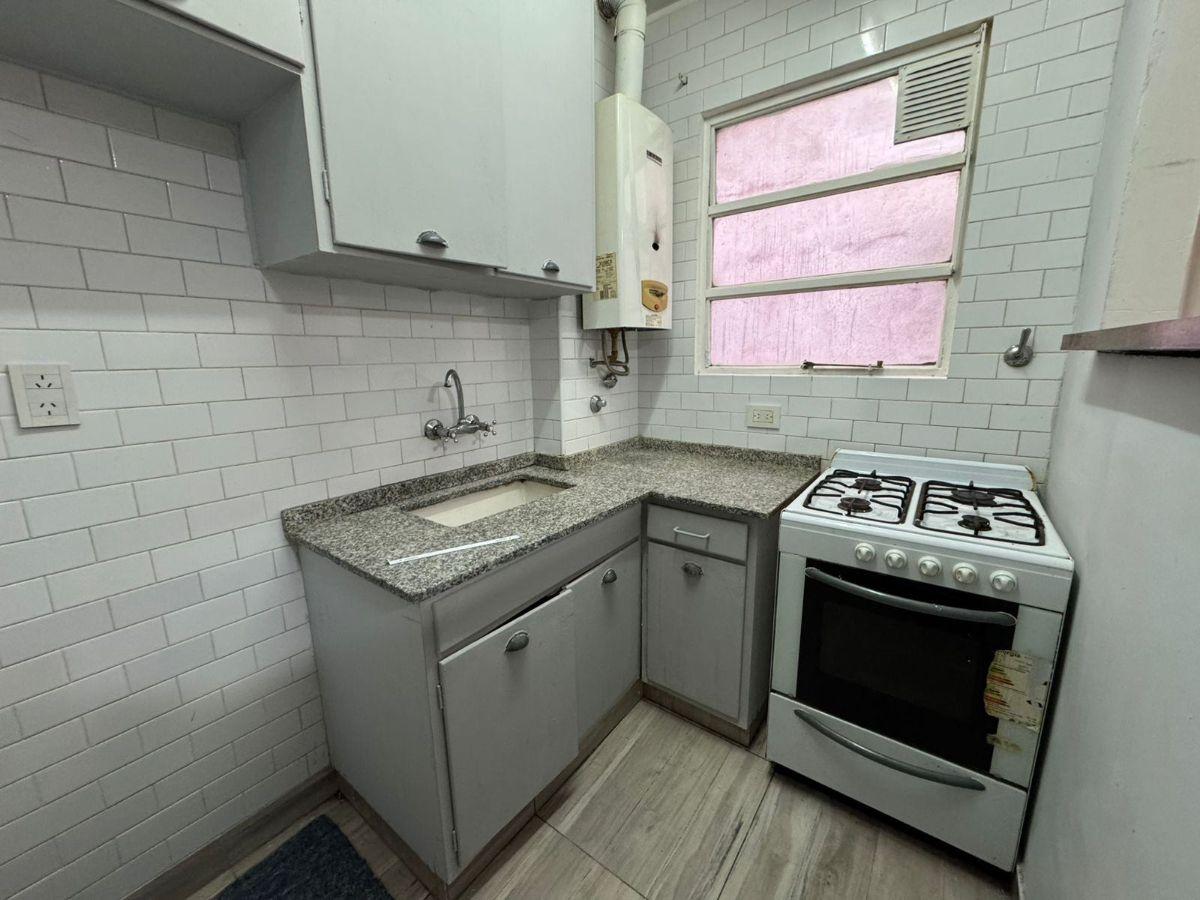 Foto de Apto Credito Departamento 2 Ambientes Bajas Expensas con Patio en Venta en Belgrano C, imagen 4