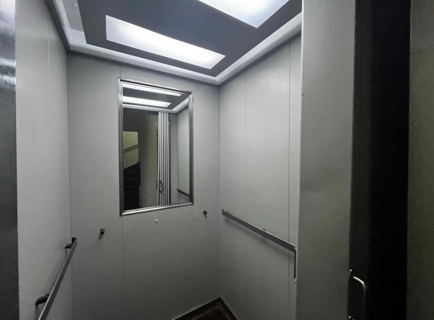 Foto de 4 AMBIENTES EN PISO ALTO - FRENTE - ORIENTACIÓN NORTE - VILLA LURO, imagen 5