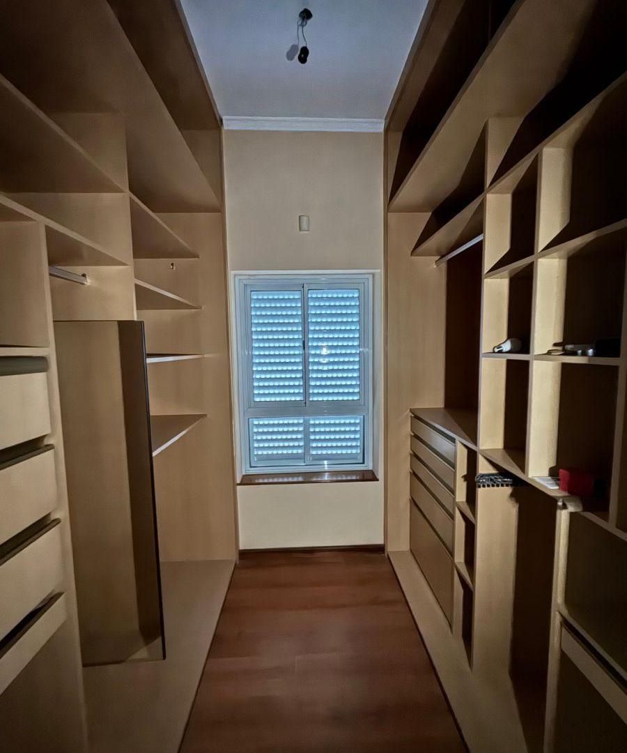 Foto de Casa de 218 m² con 4 dormitorios en venta en Centro, imagen 2