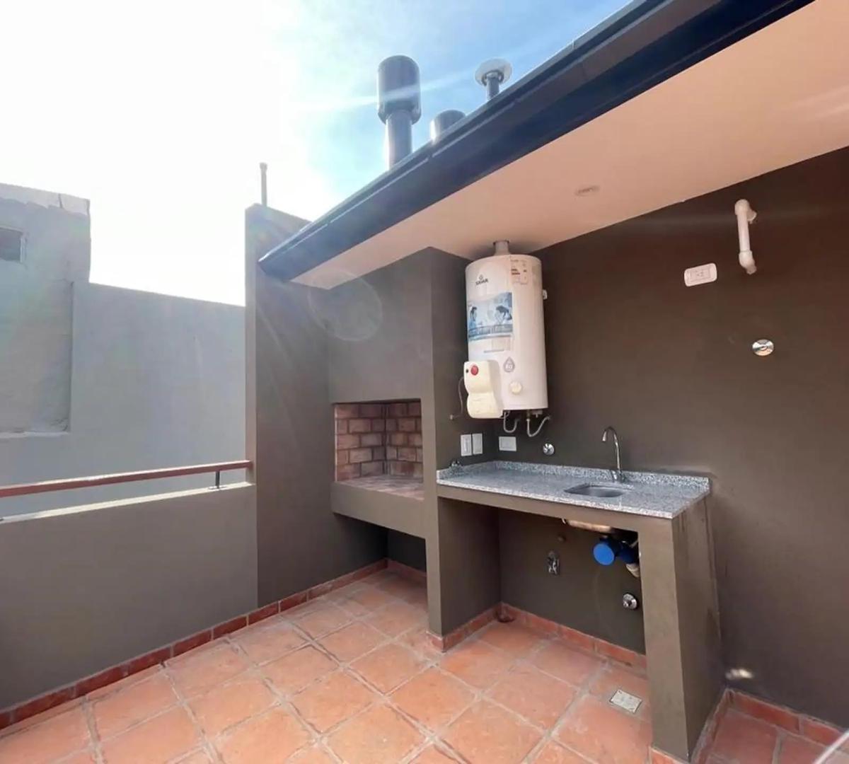 PH en Triplex con Terraza Propia en Venta 2