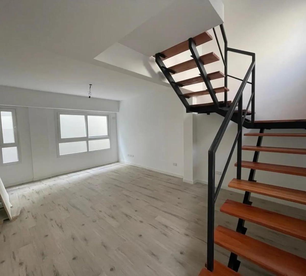 PH en Triplex con Terraza Propia en Venta 1