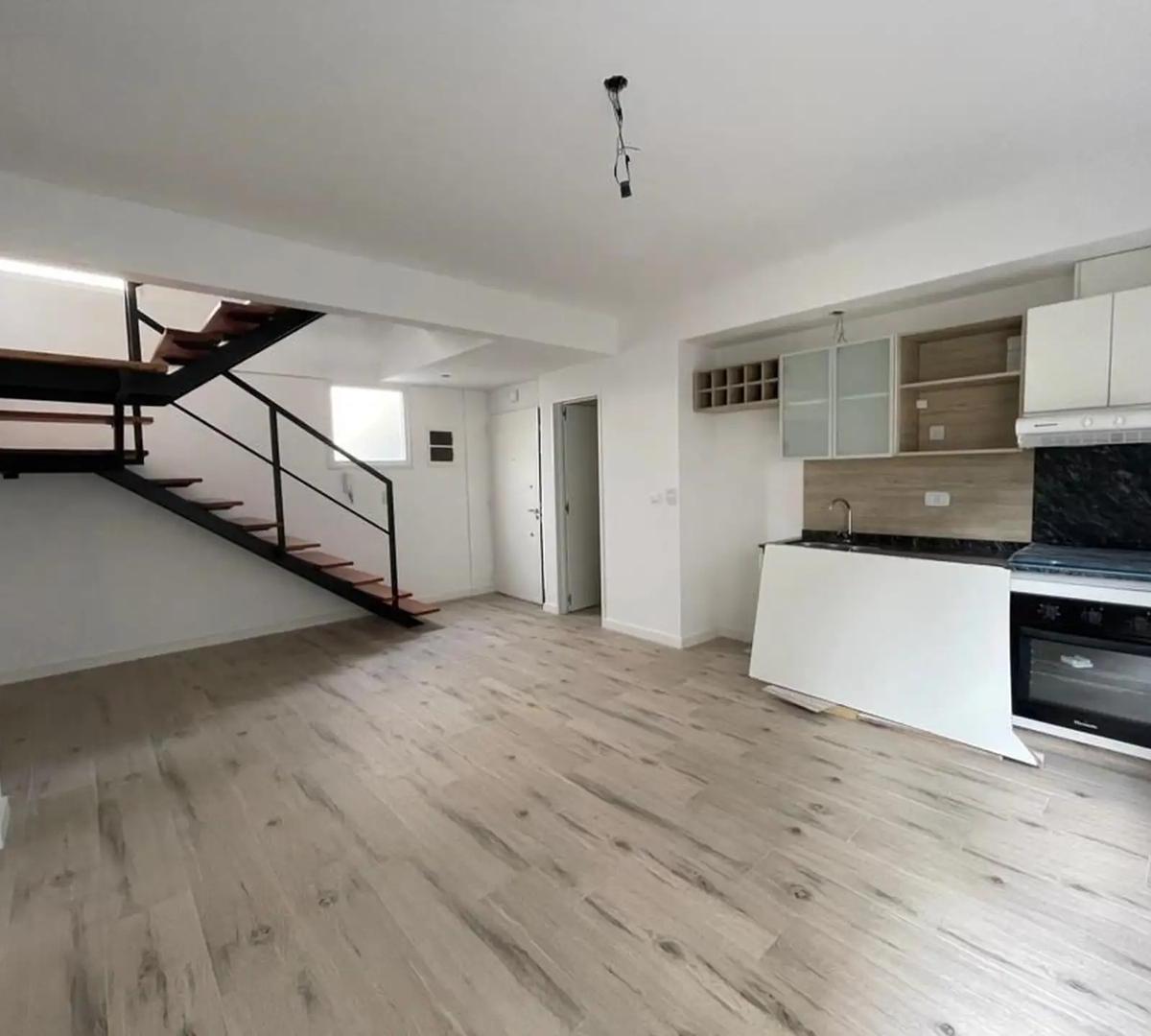 PH en Triplex con Terraza Propia en Venta 4