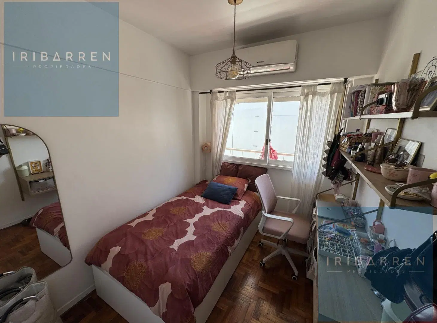 Departamento 4 ambientes + dependencia en Almagro 4