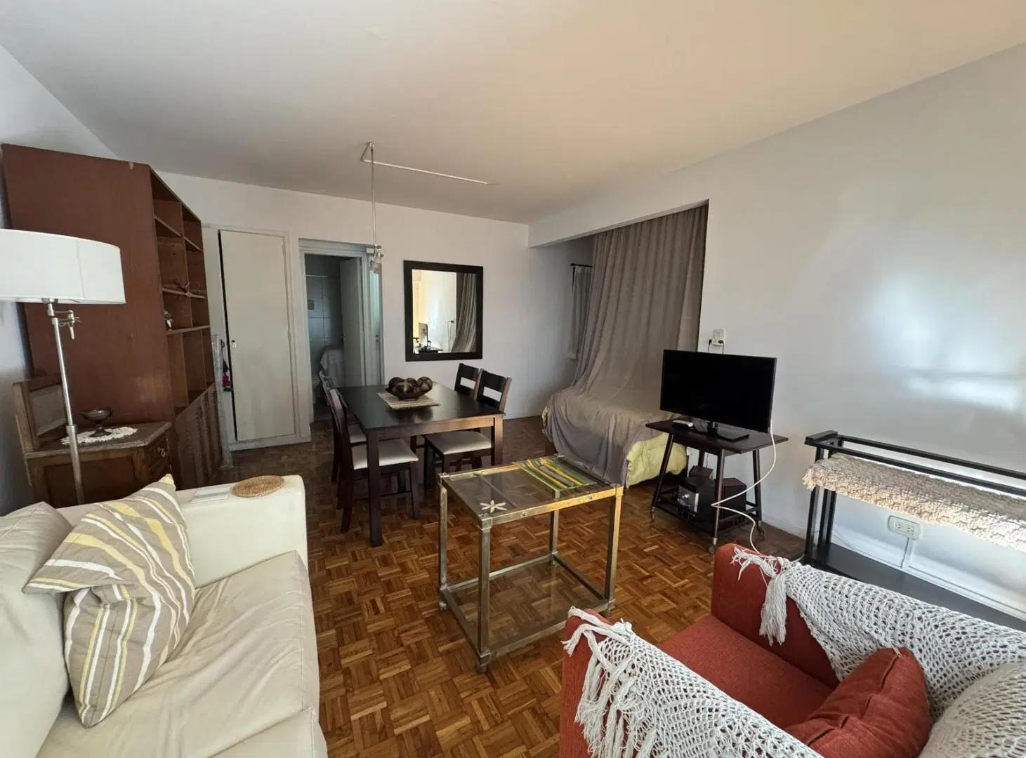 Departamento monoambiente con balcón en venta en Recoleta 4