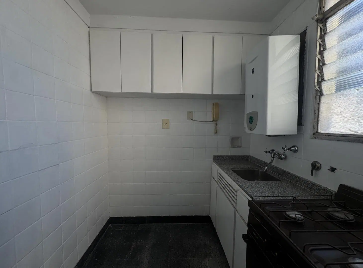 Departamento de 2 ambientes con balcón en venta en Balvanera! 2