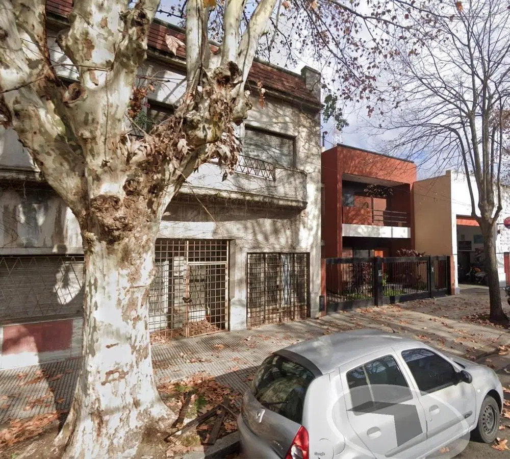 Casa en lote propio a demoler en venta en Mataderos 4