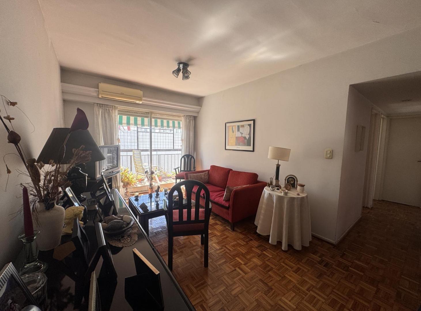 Foto de Departamento 3 ambientes con dependencia y balcón corrido en Flores., imagen 2