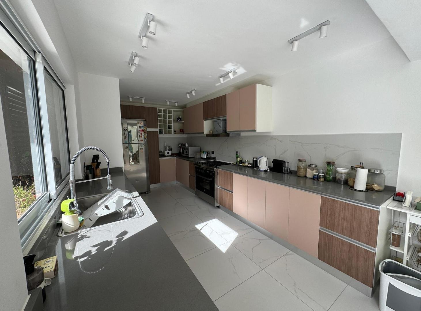 Foto de Casa 6 amb con jardin y pileta en Olivos, imagen 2