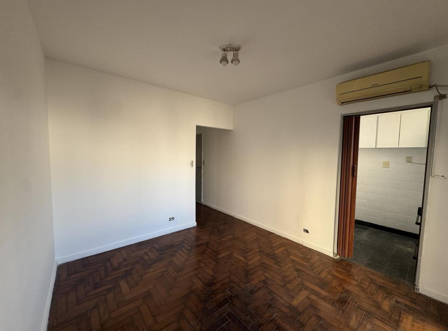 Foto de Departamento de 2 ambientes con balcón en venta en Balvanera!, imagen 4