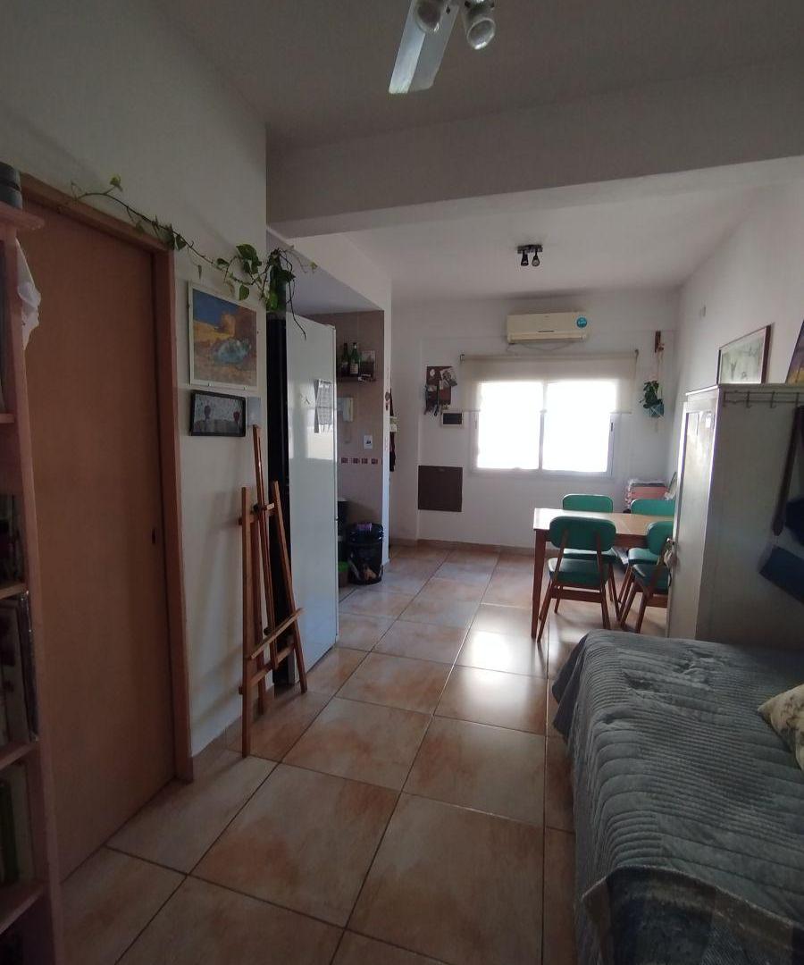 Foto de Venta Ph Departamento 2 Ambientes Con Balcon Caseros, imagen 2