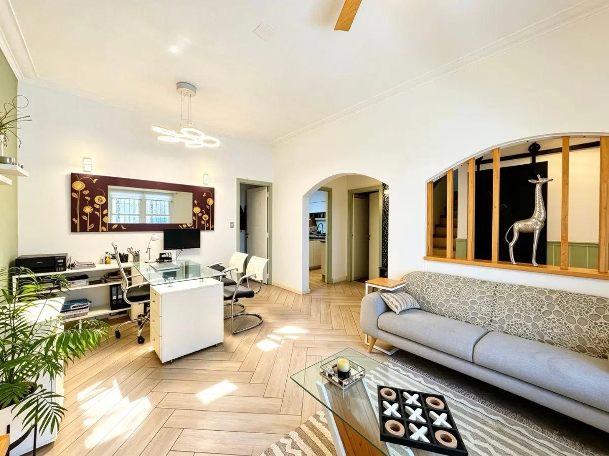 Casa En Venta 5 Ambientes Remodelada En Villa Sarmiento! 1