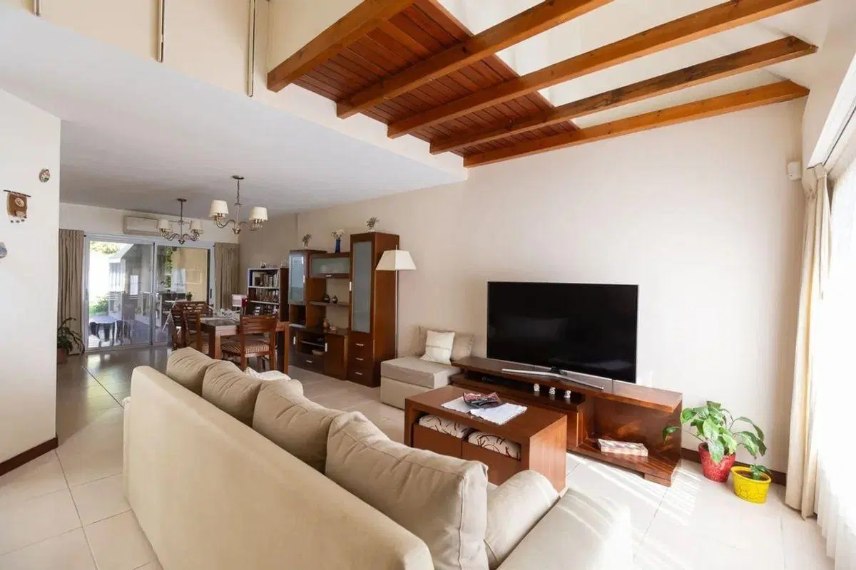 Venta Excepcional Casa 5 Ambientes En El Palomar! 2