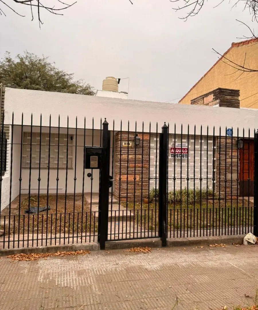ALQUILO - CASA 2 DORMITORIOS 4