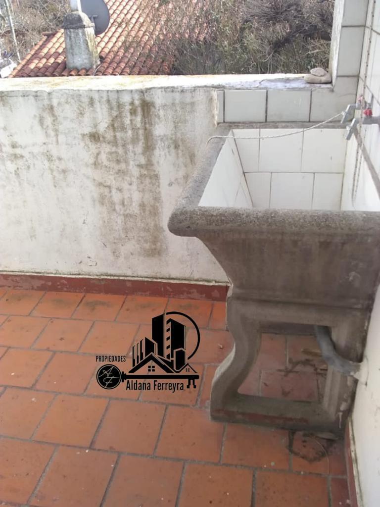 Departamento 3 Ambientes con Dependencia en Pleno Centro E Miramar 2