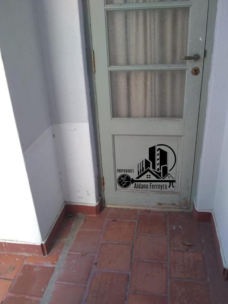 Departamento 3 Ambientes con Dependencia en Pleno Centro E Miramar 5