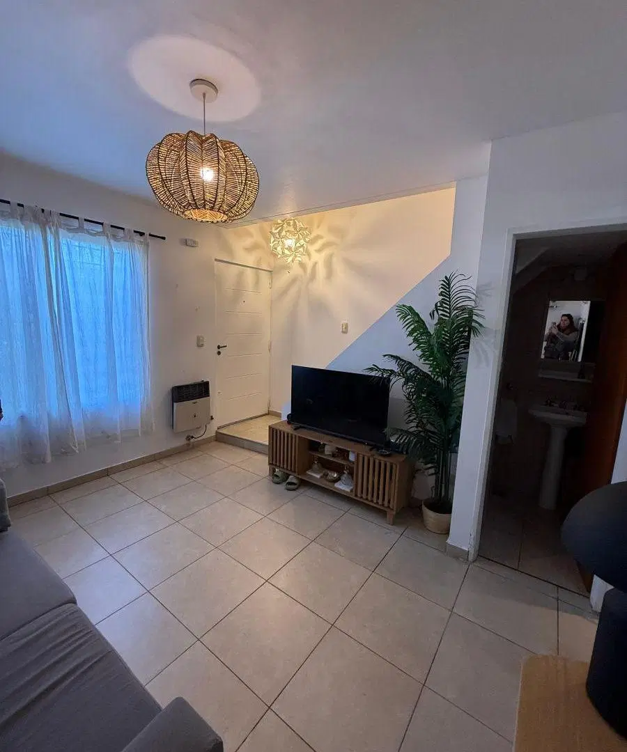 Hermoso Duplex con salida a 2 calles en venta en Ituzaingó Norte 4
