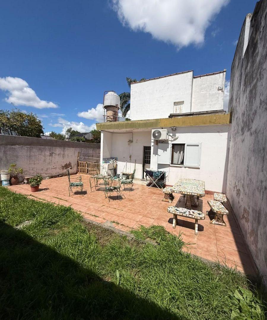 Foto de Chalet En 2 Plantas en Ituzaingó Norte | 4 Ambientes con Jardín y, imagen 2